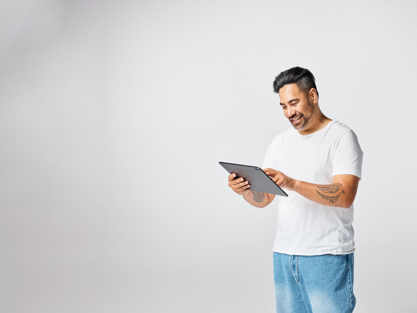 Studio life man casual with tablet lo res 1440x1080