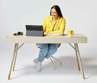 girl at desk 500x500